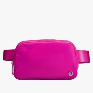 Lululemon everywhere belt bag sonic pink
